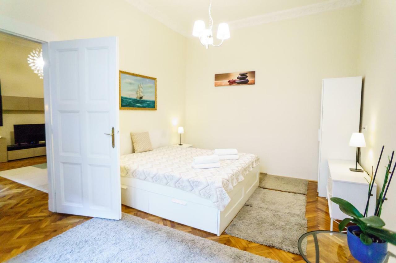 Budapest Kingdom Apartment Central & Car Parking On-Site & Aircon & Quiet & Family Friendly 외부 사진